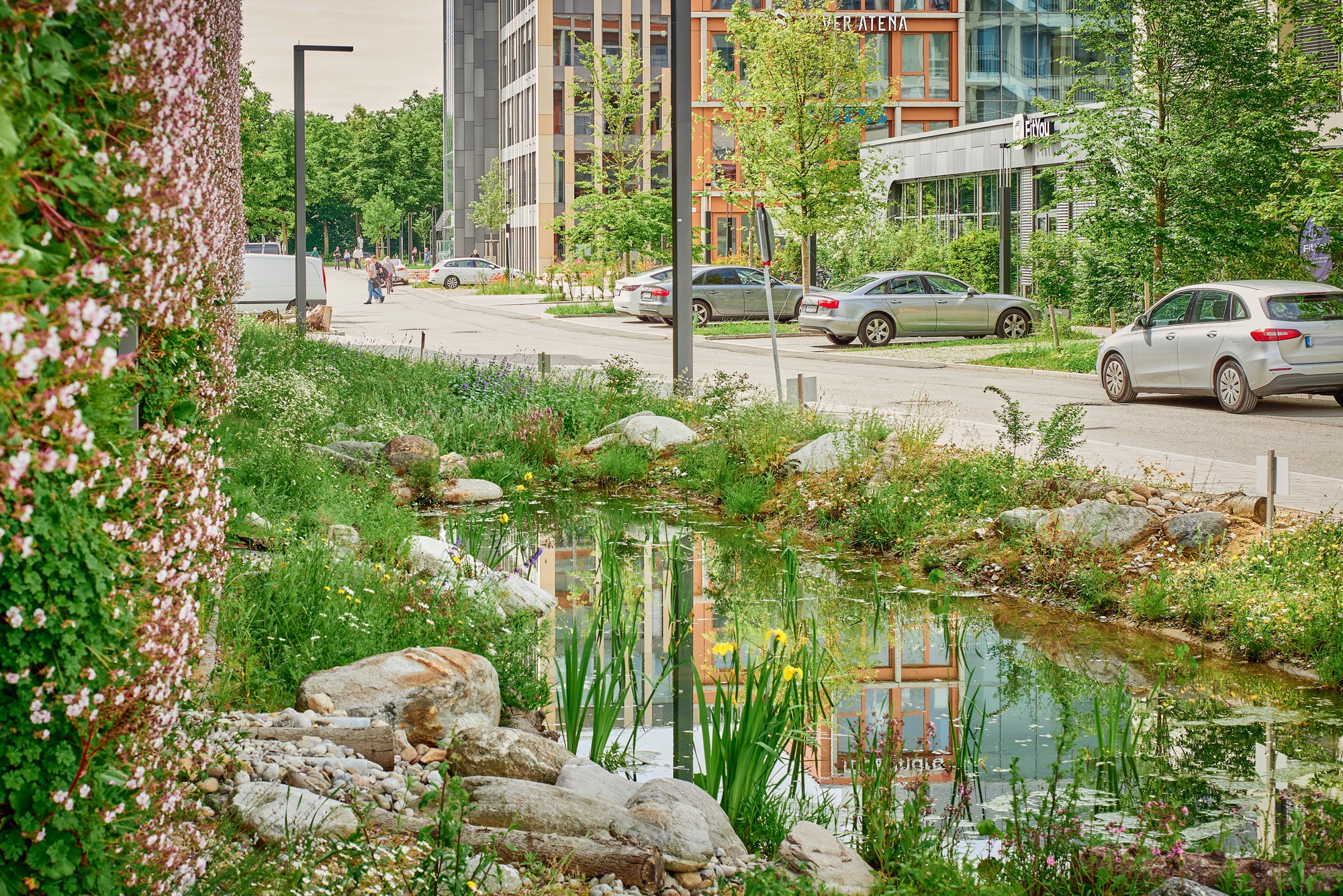 TONI Park, Augsburg, Mietflächen, Bürogebäude, High-Tech, IT-Unternehmen, Grünanlagen, Serviceleistungen